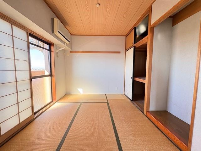 リビング以外の居室  写真撮影日：2025-12-18