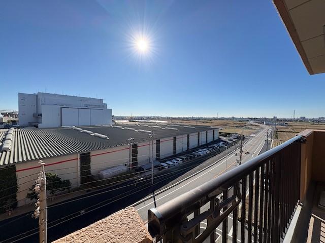 住戸からの眺望写真  写真撮影日：2025-12-18