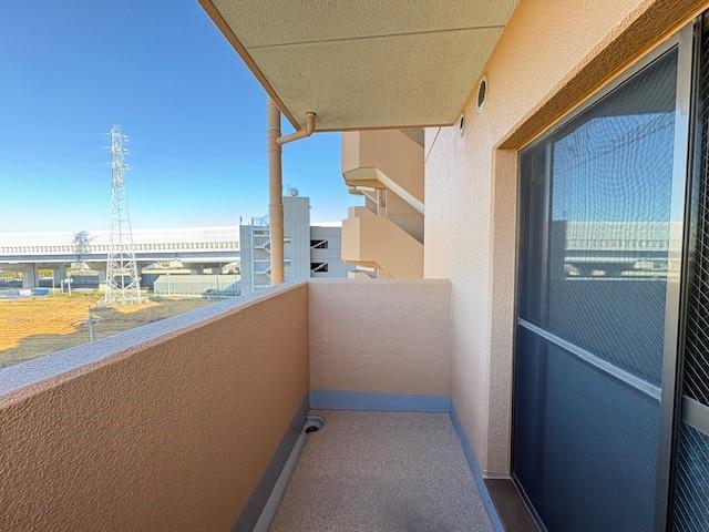 バルコニー  写真撮影日：2025-12-18