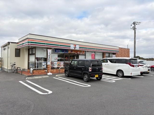 セブンイレブン豊田市高丘新町店 450m 写真撮影日：2025-12-11