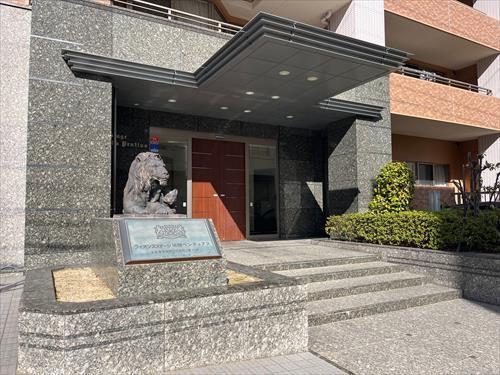 マンション出入口