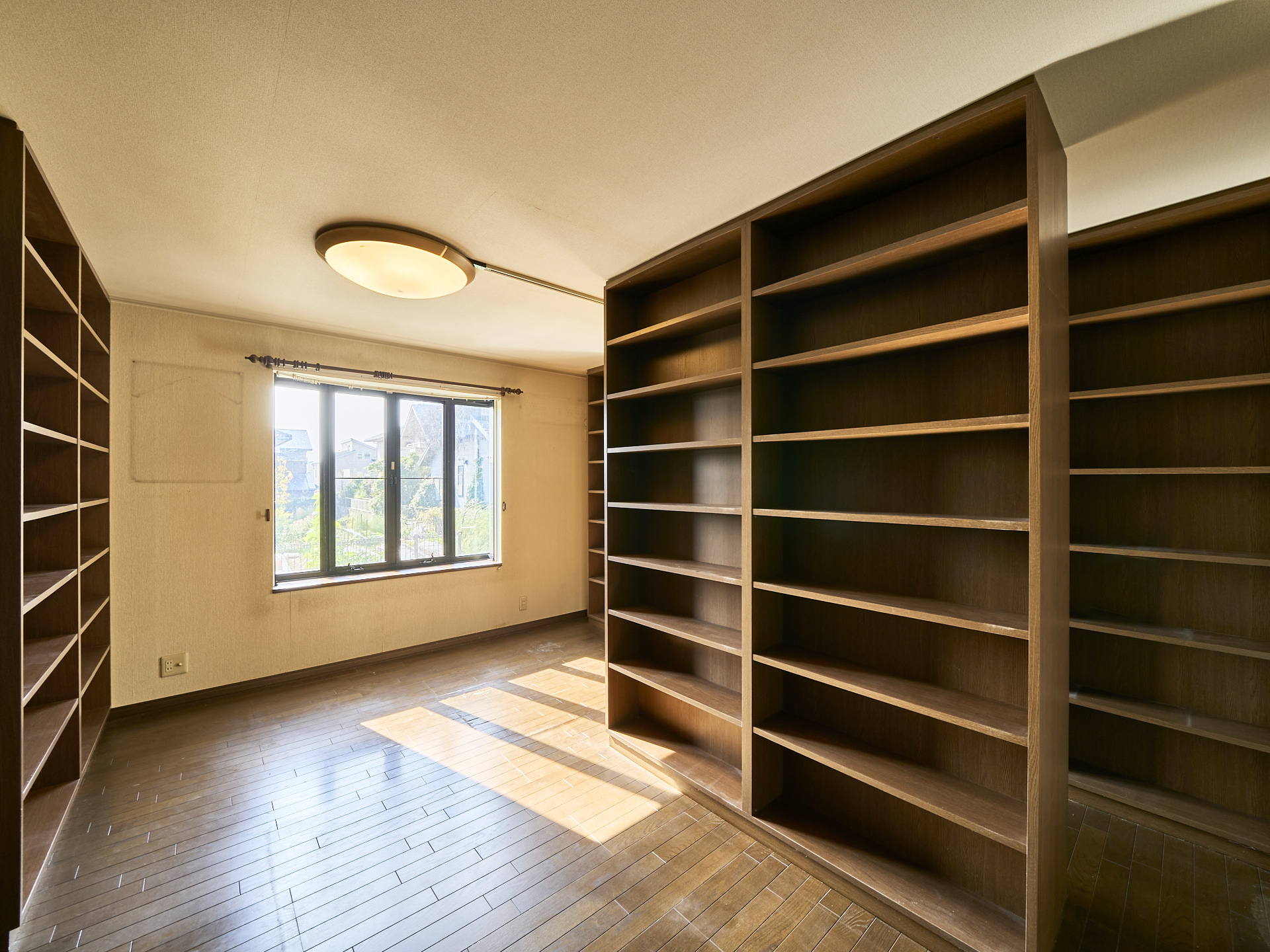 書斎 写真撮影日：11/21/25, 12:00 AM