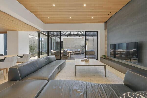 インテリア付きデザイン住宅。コーディネートされた空間で快適に新生活を始めることができます。