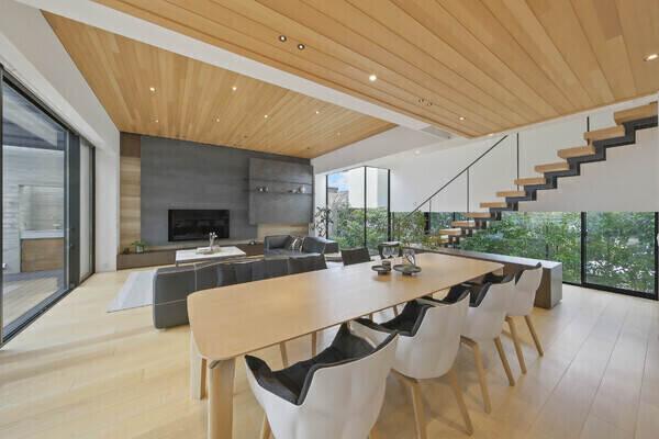 LDはゆとりある約28帖。天井高2.6m以上、開口部も多く設けられた心地よい空間で過ごせます。