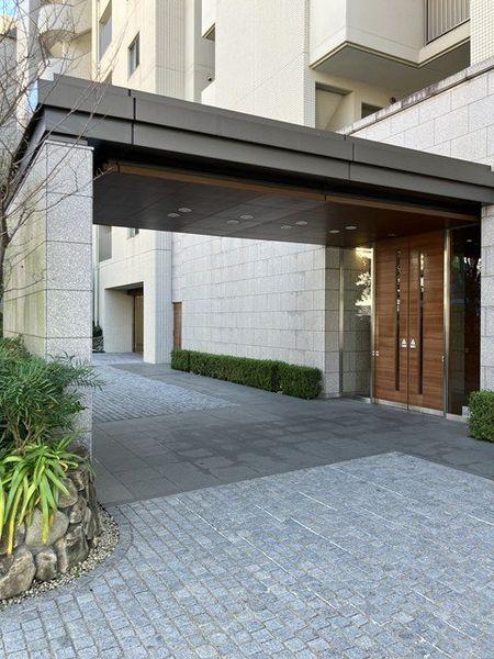 エントランス(車寄せ)