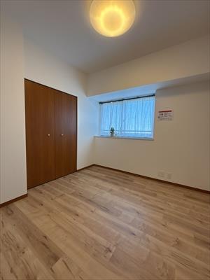 洋室５帖（北側）