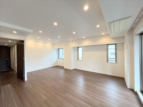 ＬＤＫ（約２５．７帖）