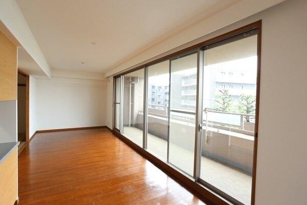 LD部分に床暖房が備わっており、寒い季節でも足元から優しくお部屋全体をあたためてくれます。