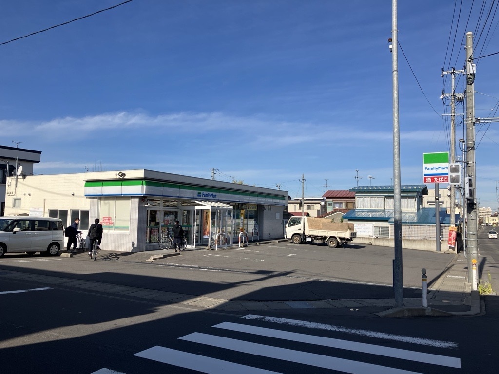 ファミリーマート弘前桔梗野三丁目店（徒歩3分/約170m） 写真撮影日：11/26/24, 12:00 AM