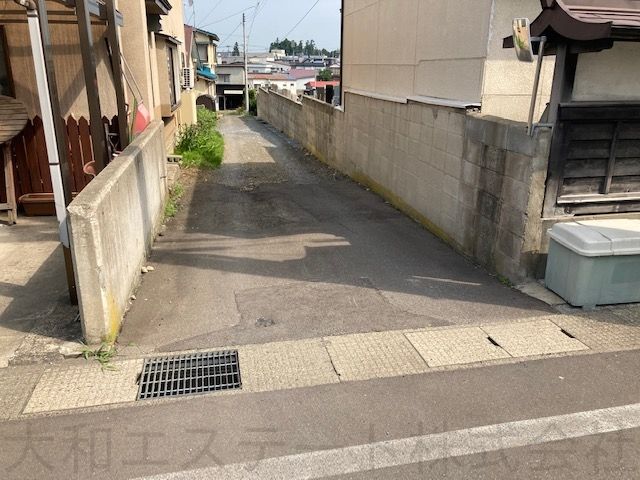 敷地内