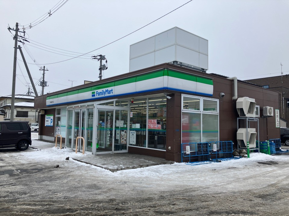 ファミリーマート八戸類家四丁目店