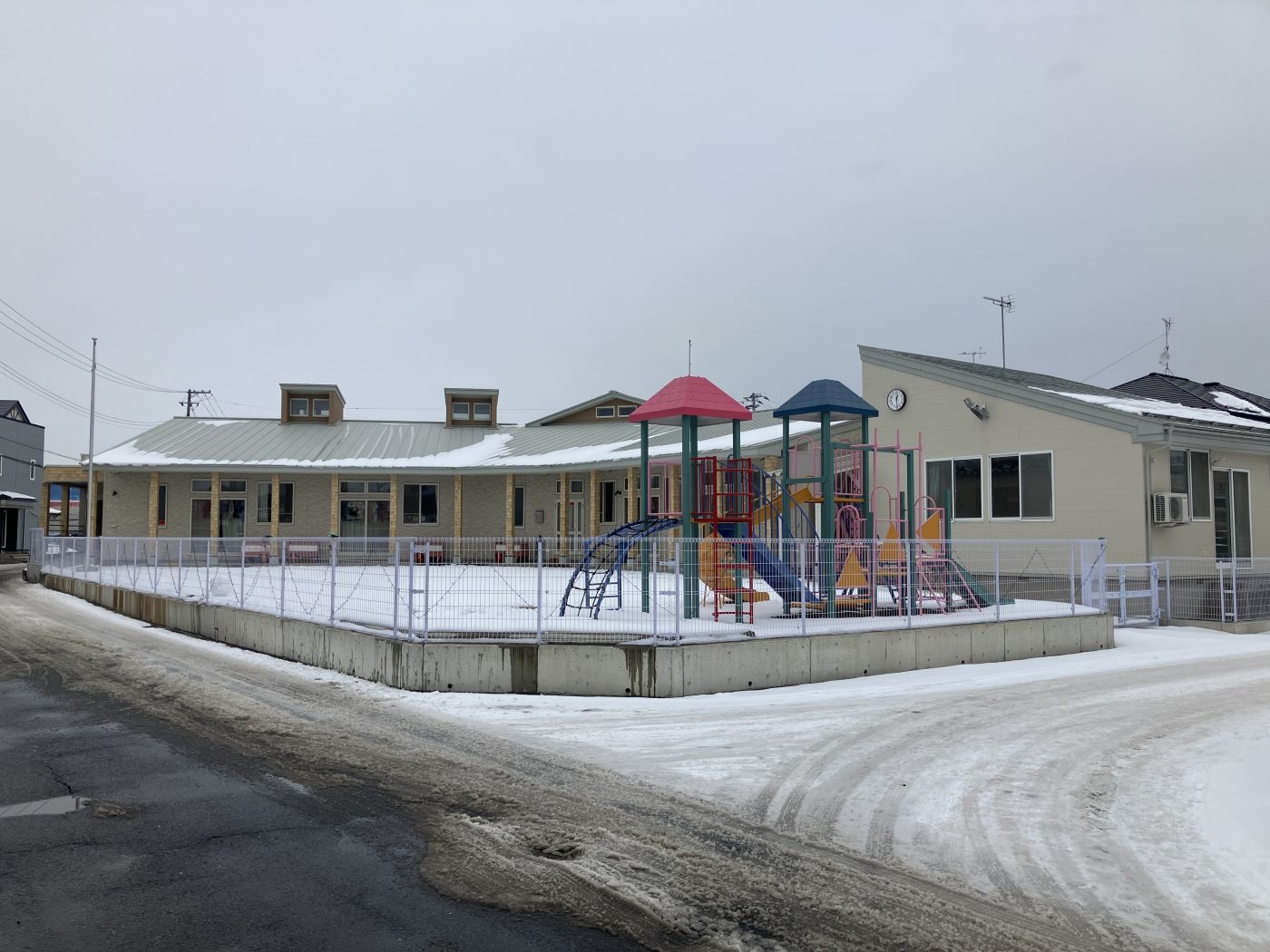 類家南保育園（約650m）