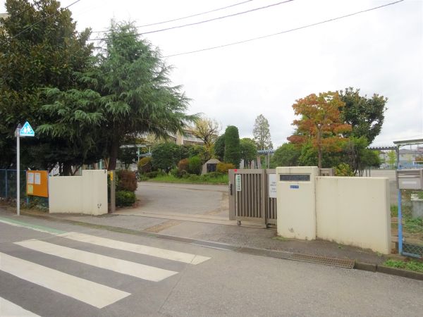 市立旭小学校 550m 写真撮影日：2024-09-29 