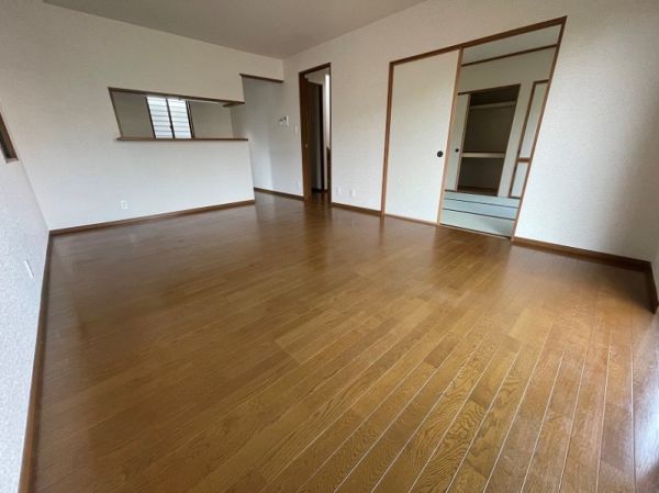 リビング  写真撮影日：2025-03-28