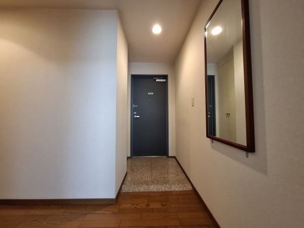 玄関  写真撮影日：2025-03-23