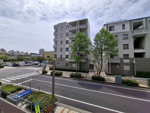 住戸からの眺望写真  写真撮影日：2025-03-23