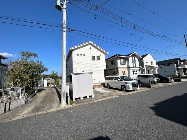 前面道路含む現地写真  写真撮影日：2025-04-12