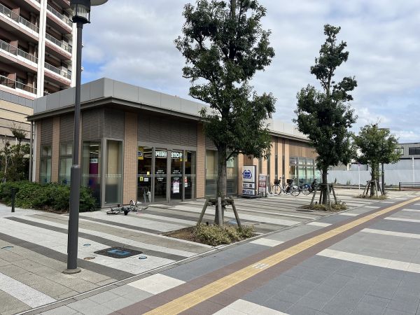 ミニストップ 幕張ベイパーク店 300m 写真撮影日：2024-10-04 