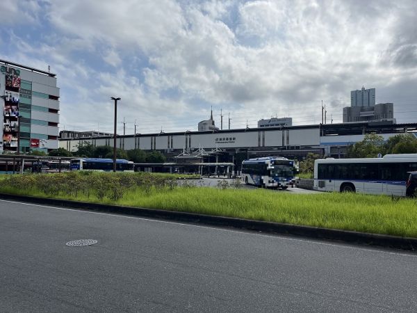 JR京葉線　海浜幕張駅 1040m 写真撮影日：2024-10-04 