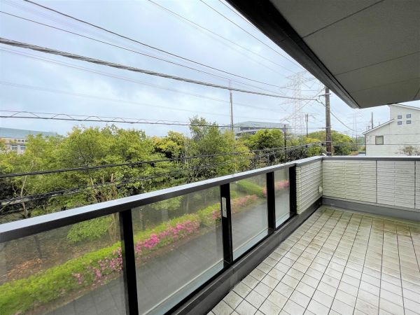 バルコニー  写真撮影日：2025-05-02