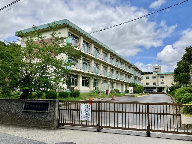 有秋東小学校 1920m 写真撮影日：2025-06-30