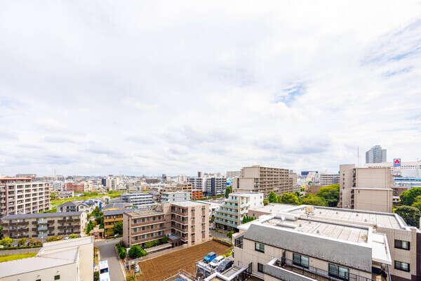 天候によって海浜幕張方面や千葉方面を一望することが出来、開放感のある景色をお楽しみいただけます。