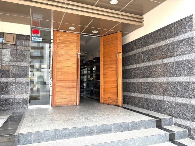 エントランス  写真撮影日：2025-10-02