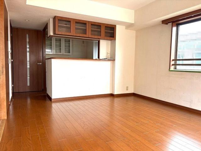 リビング  写真撮影日：2025-10-02