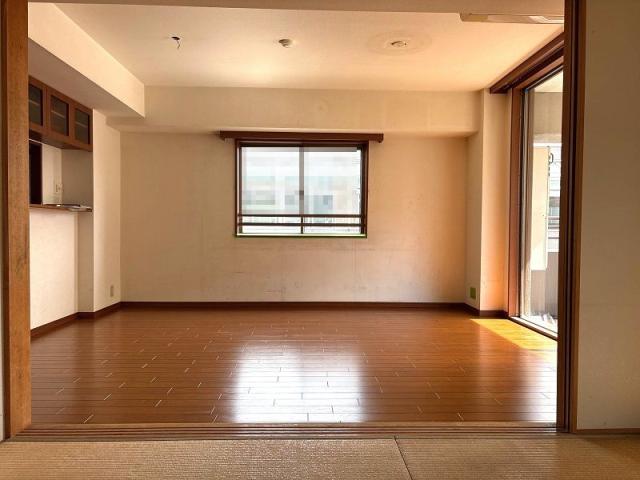 リビング  写真撮影日：2025-10-02