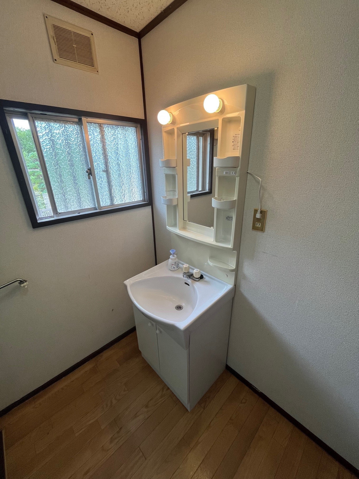 洗面台 写真撮影日：8/1/25, 12:00 AM