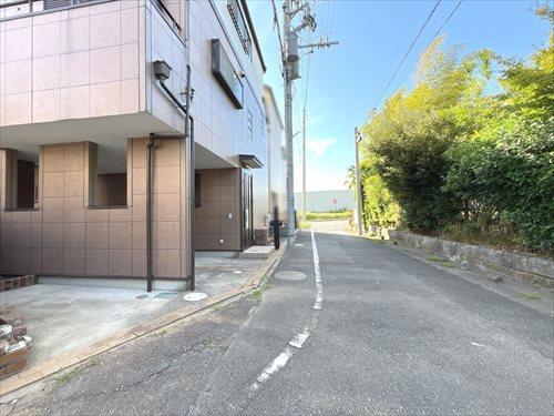 前面道路（２０２５年９月撮影）