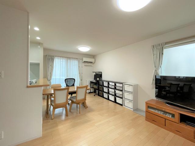 リビング  写真撮影日：2025-10-19