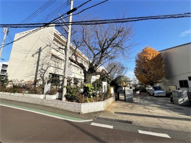 八栄小学校 560m 写真撮影日：2025-10-19
