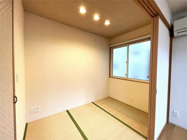 リビング以外の居室  写真撮影日：2025-10-25