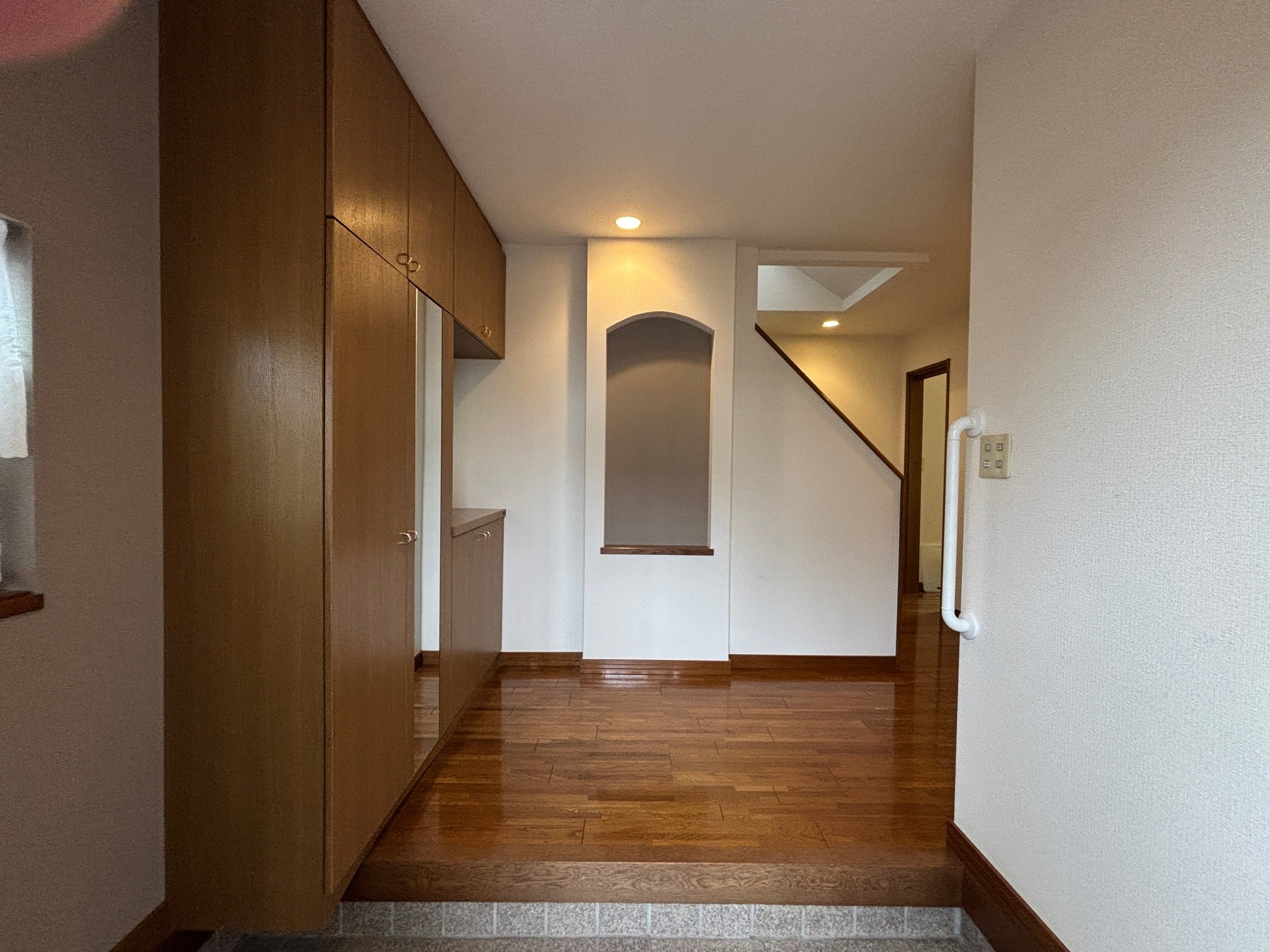 玄関ホール 写真撮影日：10/19/25, 12:00 AM