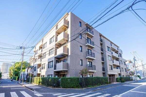 JR総武本線「津田沼」駅南口から徒歩5分の立地。