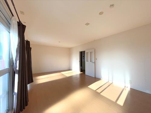 リビング約１４．２帖