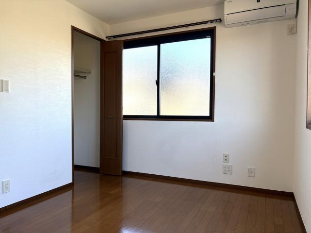 リビング以外の居室  写真撮影日：2025-12-18