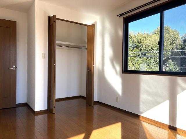 リビング以外の居室  写真撮影日：2025-12-18