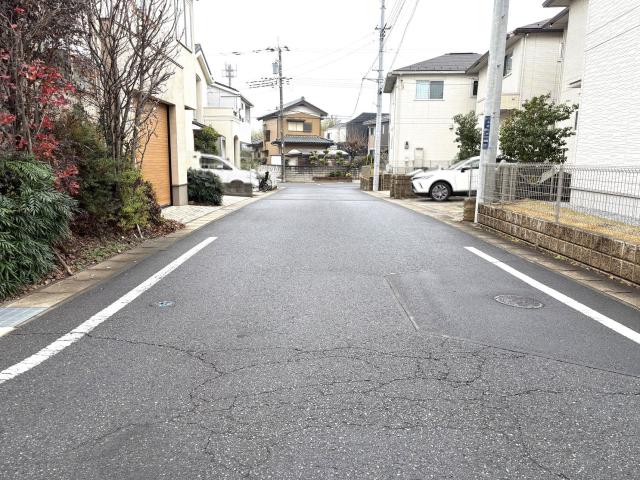 前面道路含む現地写真  写真撮影日：2025-12-25