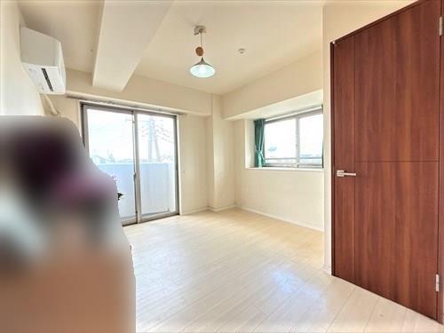 洋室（約６．５帖）