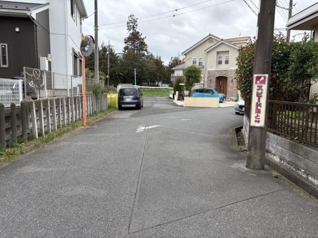 前面道路含む現地写真  写真撮影日：2025-12-22