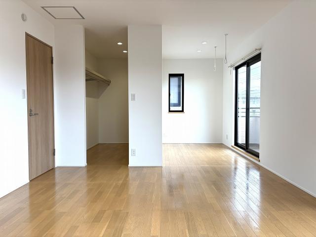 リビング以外の居室  写真撮影日：2026-04-11