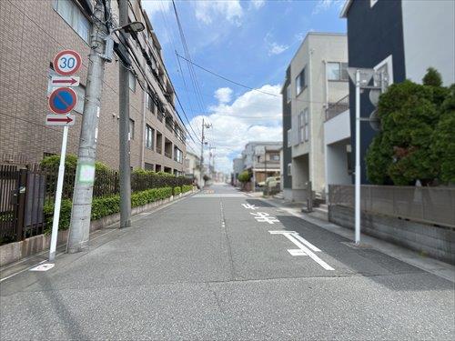 前面道路（２０２６年５月撮影）