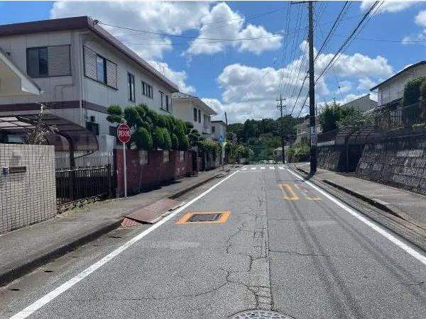 前面道路含む外観