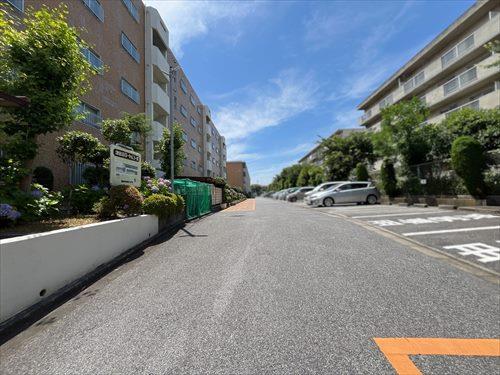 前面道路（２０２６年６月撮影）