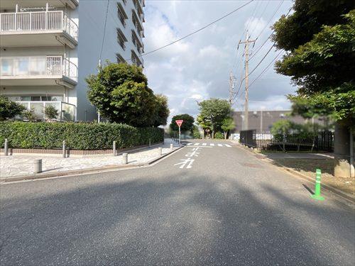 側面道路（２０２６年６月撮影）