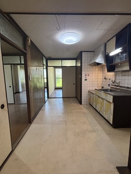 南東向き角部屋、広々とした59.94m2の３DKタイプ。広々とした専用庭付のお部屋です。