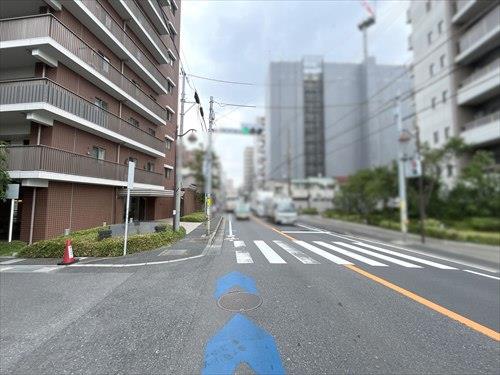 前面道路（２０２６年７月撮影）