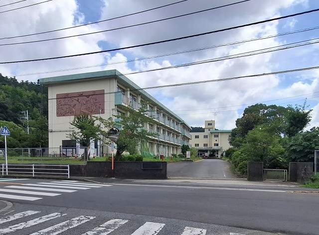 有秋東小学校 1680m 写真撮影日：2026-08-17